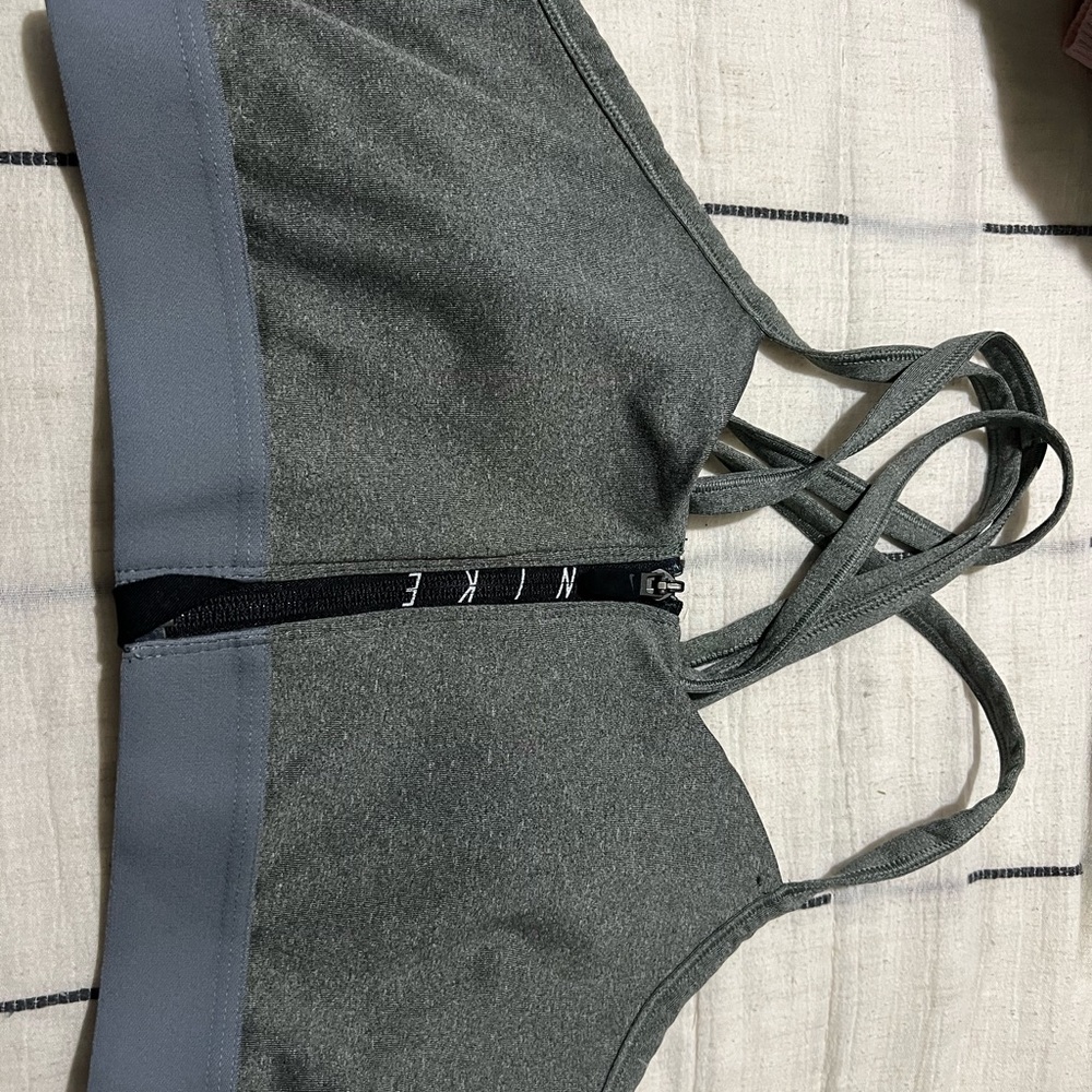 Women’s Nike Sports Bra size large